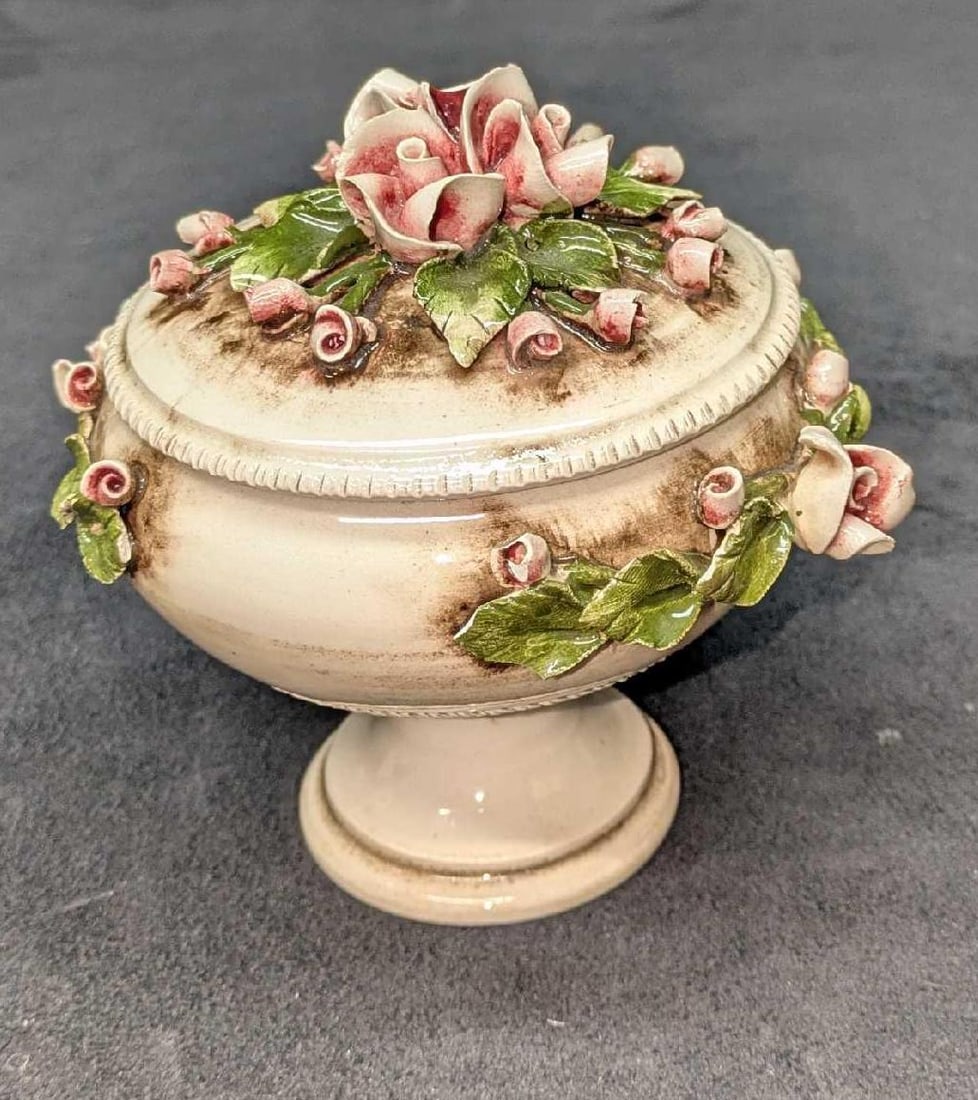 Vintage Capodimonte Floral Footed Candy Dish With Lid: Vintage Capodimonte Floral Footed Candy Dish With Lid. This is approx 5" x 4" x 4" and it weighs 0.80lb. There are some chips/rough edges on the flowers and petals. Please see the images as they are