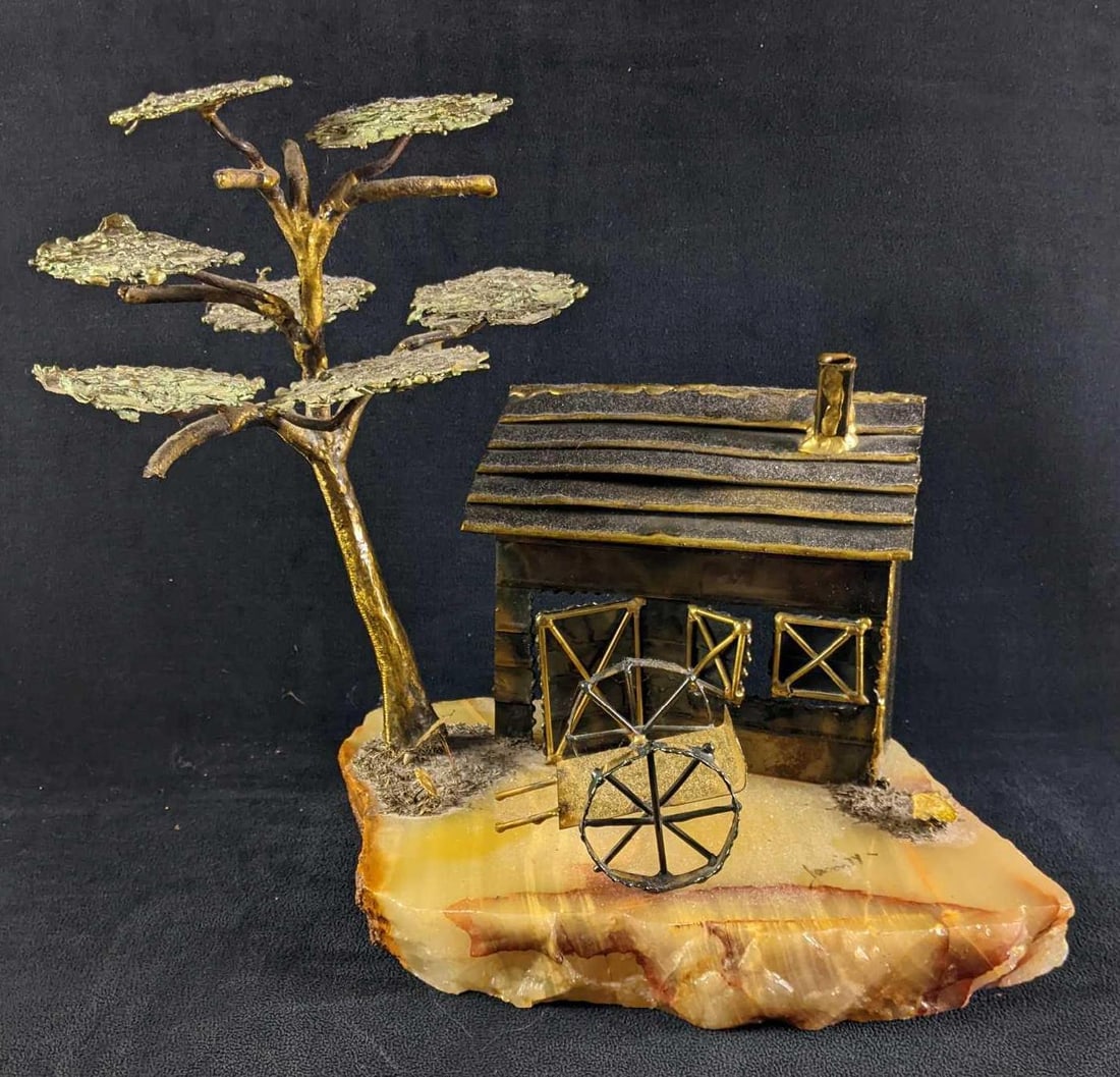 Farm House Tree Sculpture on Agate: Farm House Tree Sculpture on Agate This is a metal sculpture of a farm with a magnificent tree on an agate rock base. The sculpture is in good condition with some small wear marks. This item is