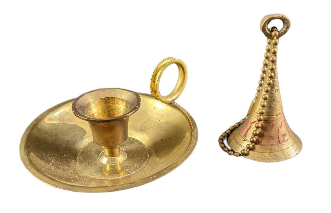 Vintage Brass Bell And Candle Holder: This lot consists of: (1) Brass Candle Holder. Is approx 4 1/4" 3 3/4" x 1 1/2".(1) Small Brass Bell. This is approx 1 1/2" x 1 1/2" x 3". The total weight is 0.29lb. The