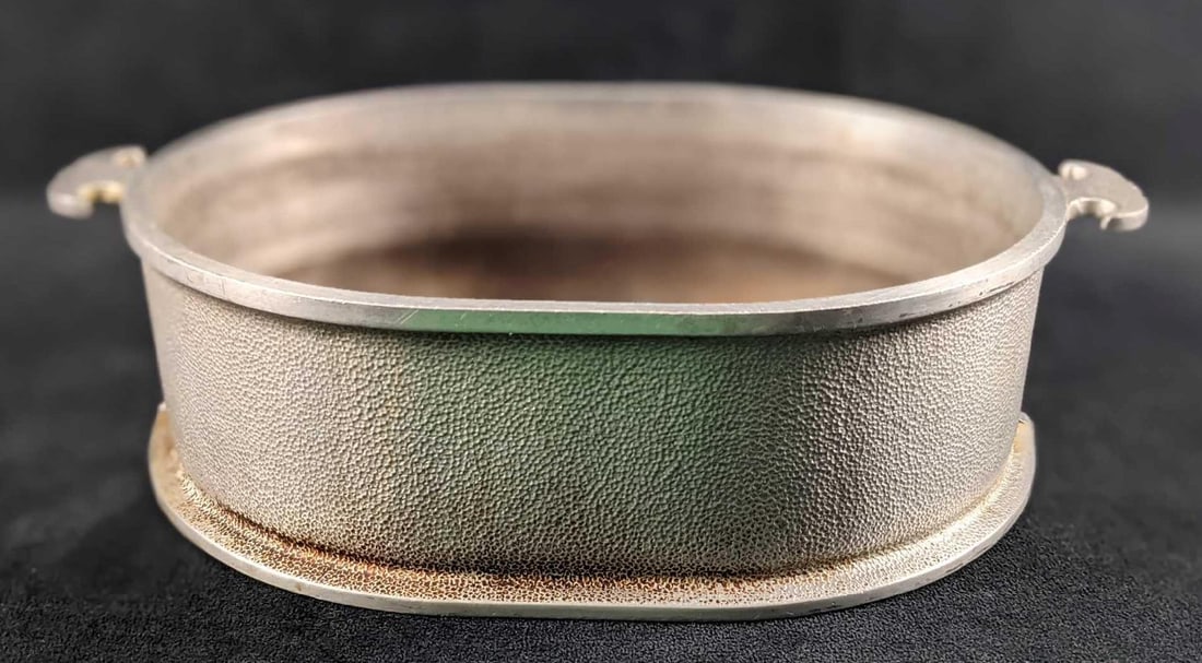 Vintage Guardian Service Aluminum Roaster: Vintage Guardian Service Aluminum Roaster. Is approx 15" x 10" x 4". Does not come with a lid. Is in good, vintage condition with some wear and markings from use. The Century