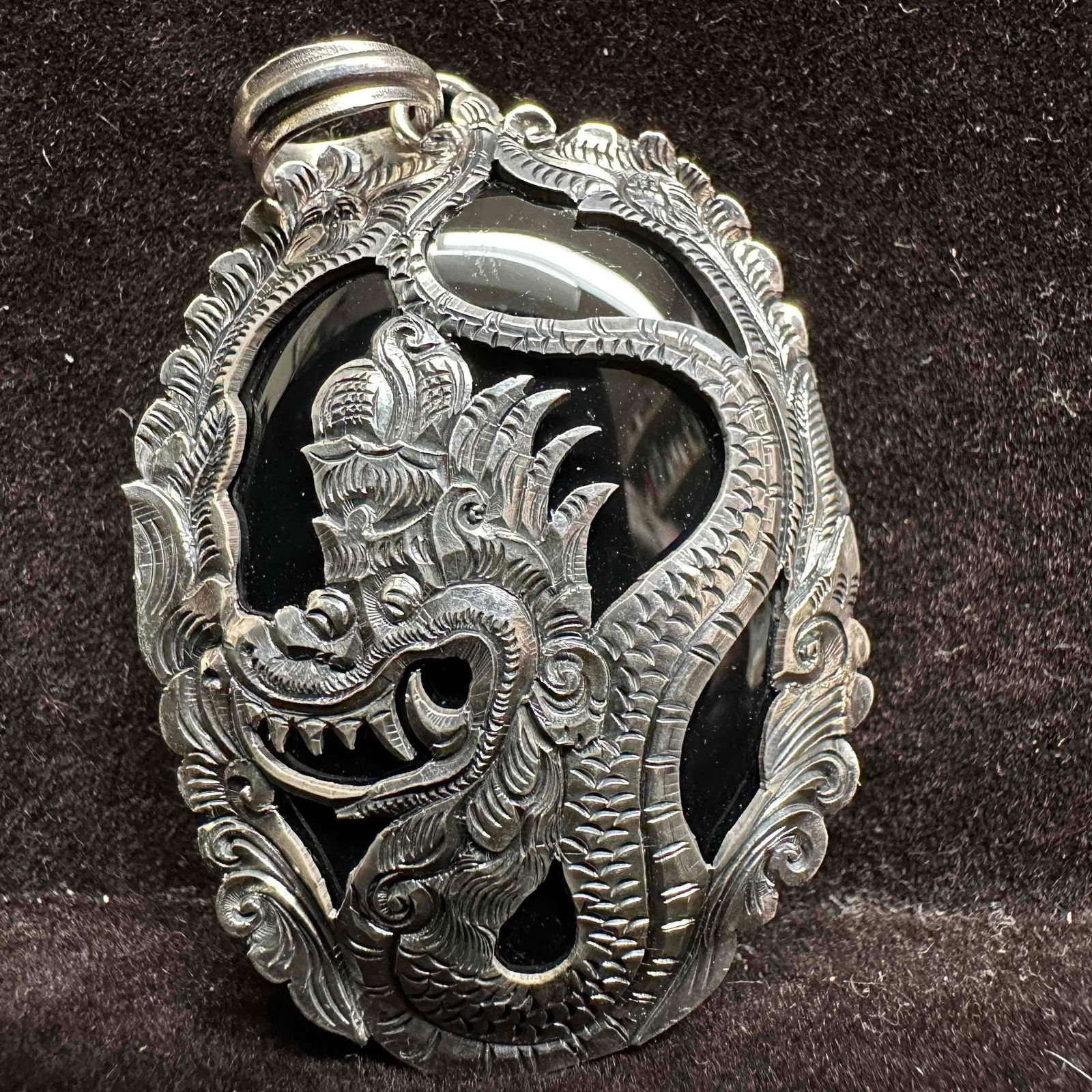 Black Onyx Sterling Silver Dragon 925 Pendant G34: This item is in good pre-owned, previously used/displayed condition with noticeable light wear, and surface scratches. Please reference all photos for full details. This piece of jewelry has been test