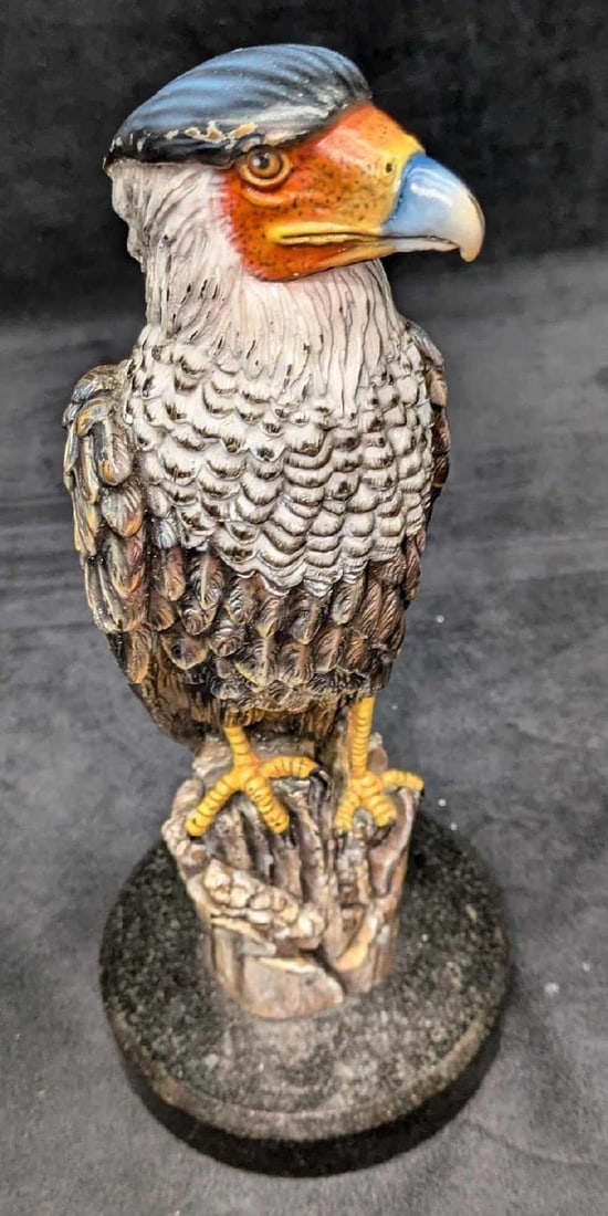 Donna Hunter Bronze Eagle Artist Proof Sculpture: Donna Hunter Bronze Eagle Artist Proof Sculpture. This is approx 5" x 5" x 12 3/4" and it weighs 8lbs. Some of the color is coming off the eagle's head. Please see the images as they are part of the d