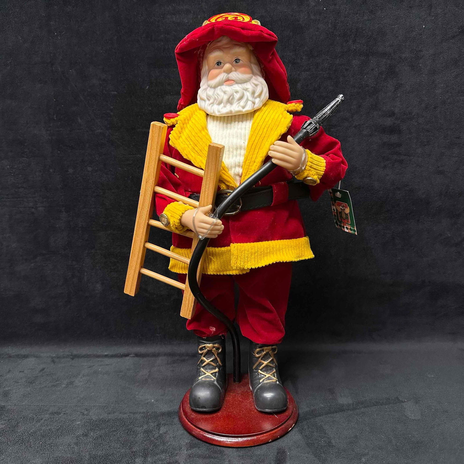 Firefighter Santa Claus Figure with Ladder and Hose (1 of 5)