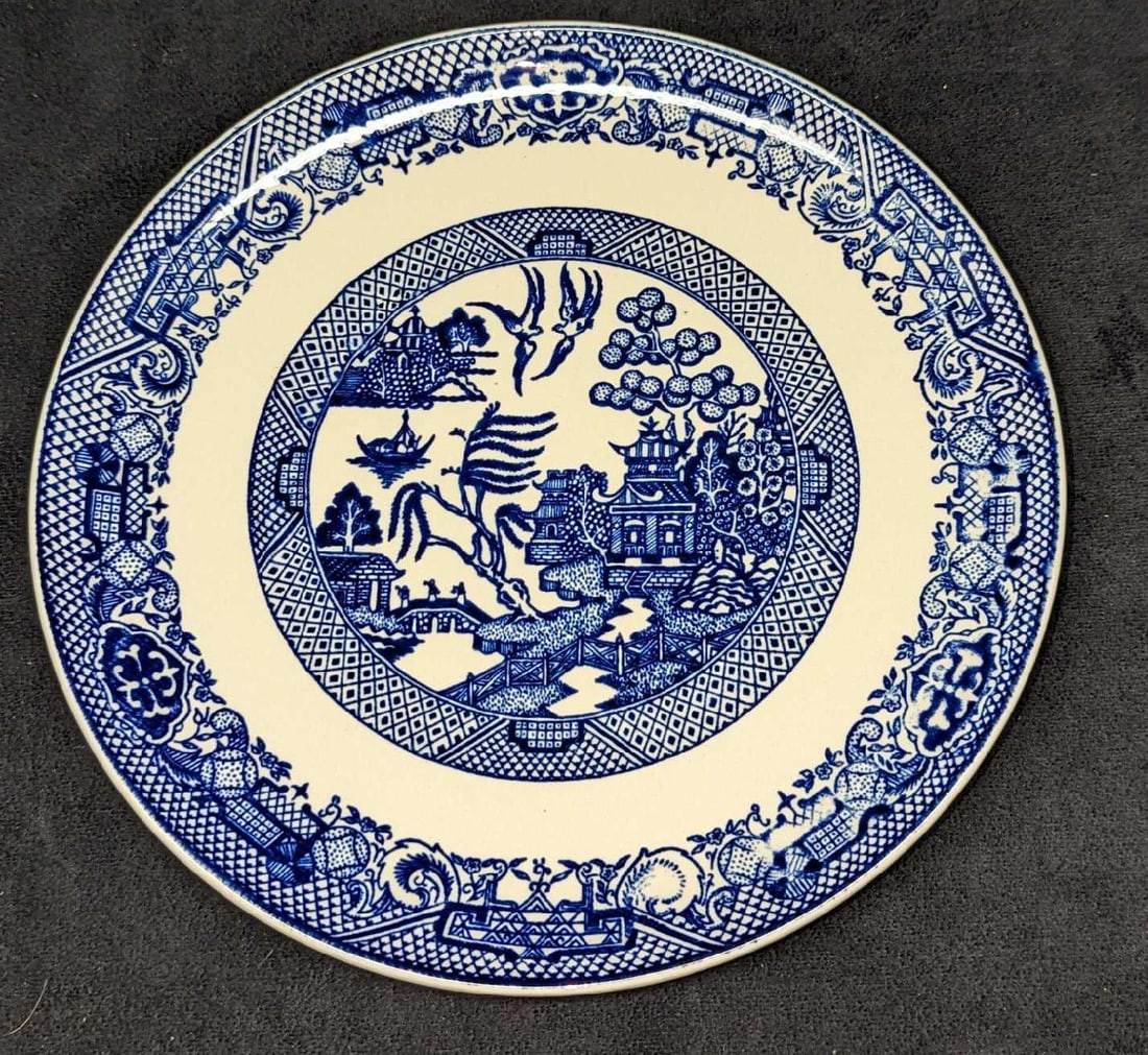 Vintage Blue Willow China 9" Plate (1 of 4)