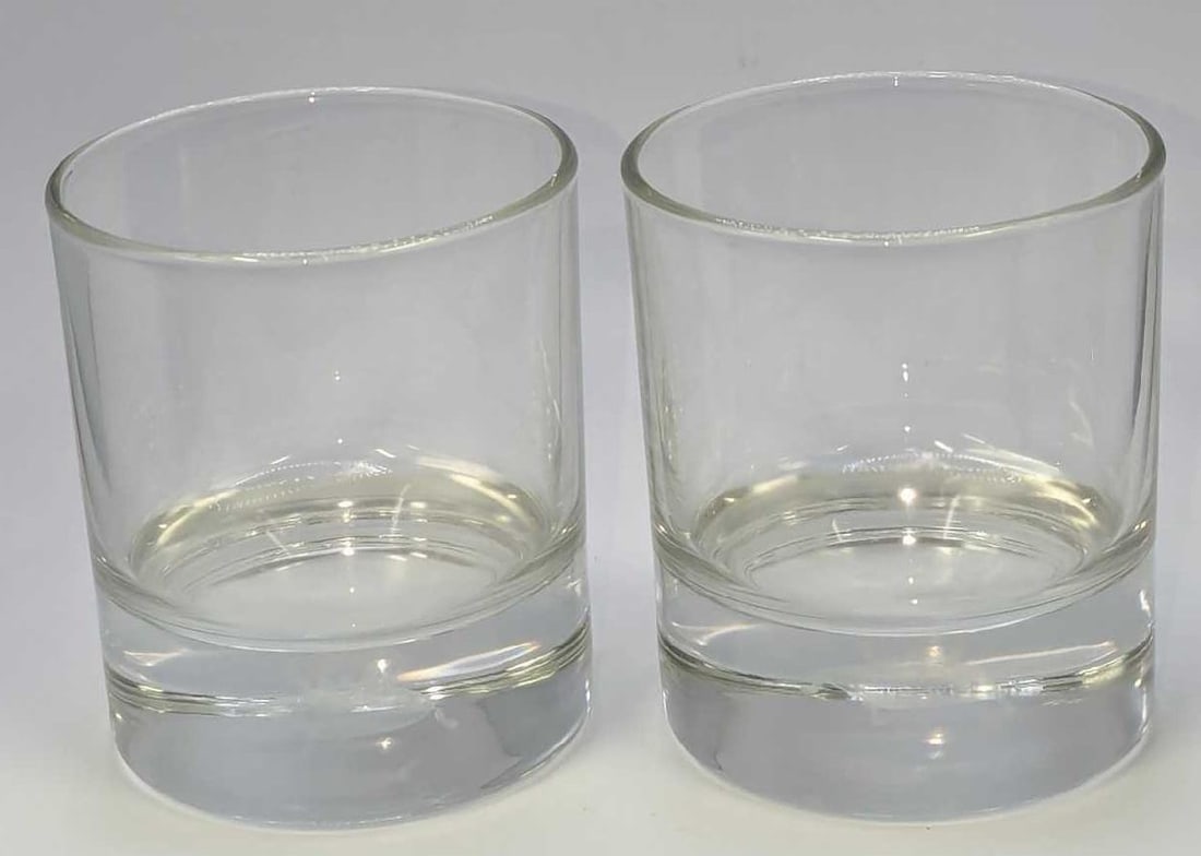 2 Vintage Crown Royal Whiskey Hologram Glasses (1 of 8)