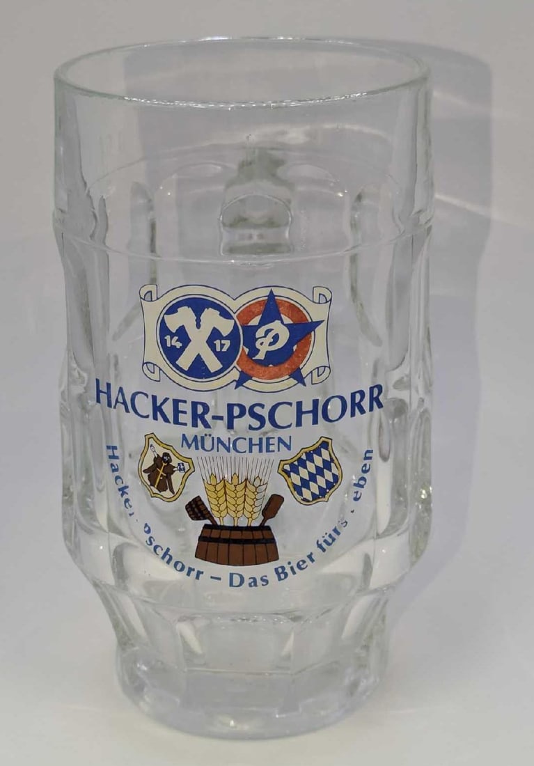 Vintage Hacker-Pschorr Brau Muchen Glass Stein: Vintage Hacker-Pschorr Brau Muchen Glass Stein. This is approx 5 1/2" x 3 3/4" x 6 1/4" and it weighs 1.71lb. The logo's colors are slightly faded and there are light scratches on the glass.