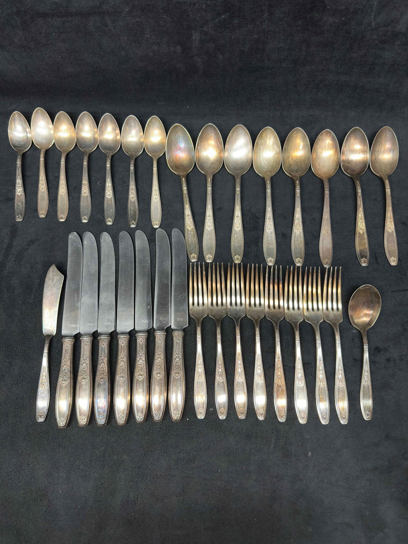 Ambassador by 1847 Rogers Bros. International 34 Pieces Flatware Dinner Kitchenware: Ambassador by 1847 Rogers Bros. International 34 Pieces Flatware Dinner Kitchenware. Silverplate set Includes 8 large forks, 7 butter knives, 7 teaspoons, 8 tablespoons, 1 soup spoons, and 1 master