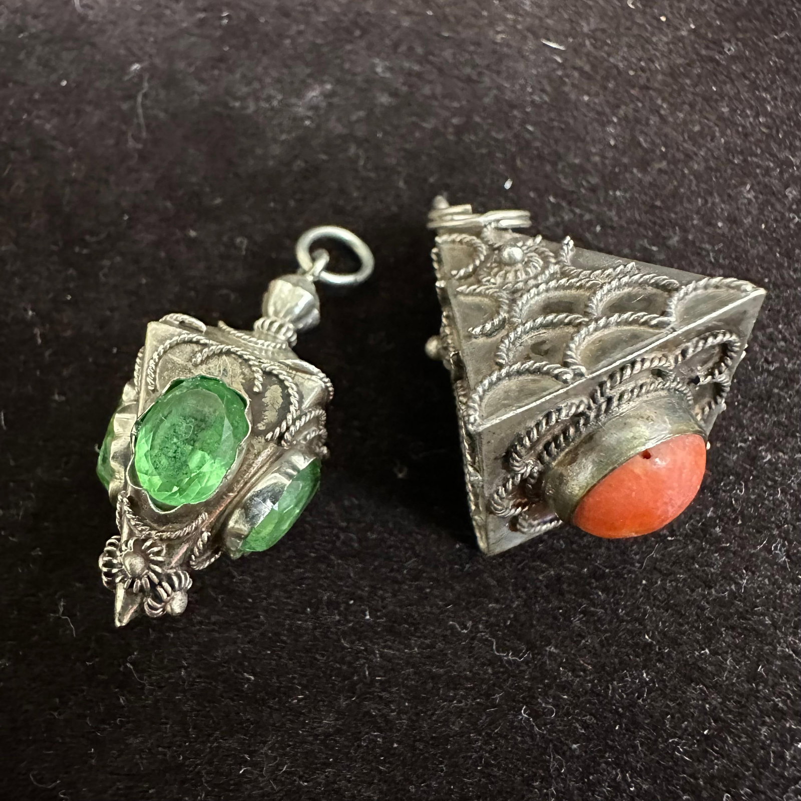 Ornate Filigree Etruscan Revival Style Charm Set Spiny Oyster Shell T63: This item is in good pre-owned, previously used/displayed condition with noticeable light wear and surface scratches. Please reference all photos for full details. This piece of jewelry has been teste