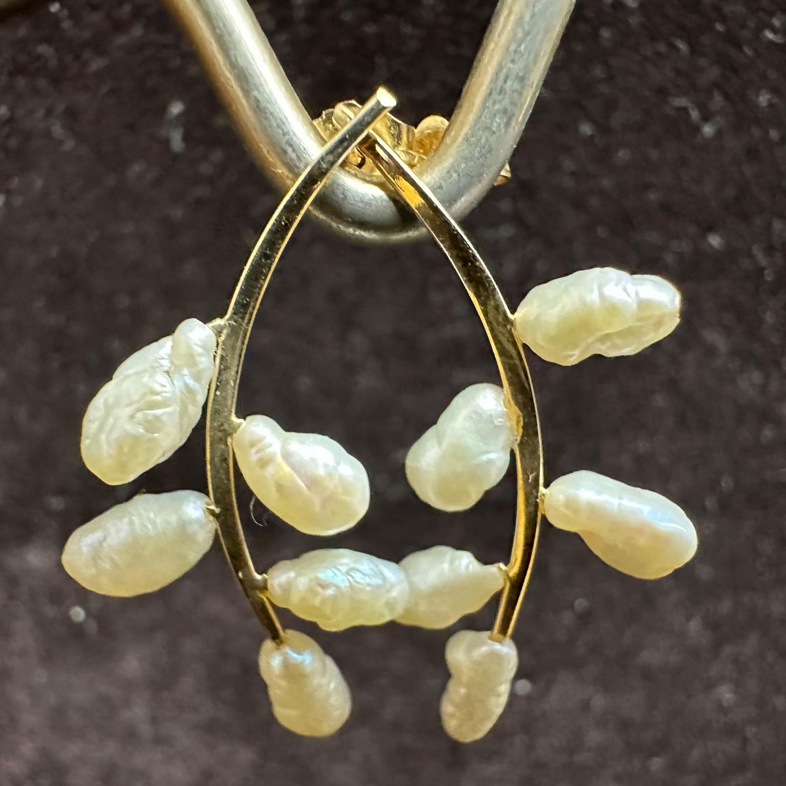Freshwater Pearls 14K Yellow Gold Drop Earrings V20: This item is in good pre-owned, previously used/displayed condition with noticeable light wear and surface scratches. Please reference all photos for full details. This piece of jewelry has been teste