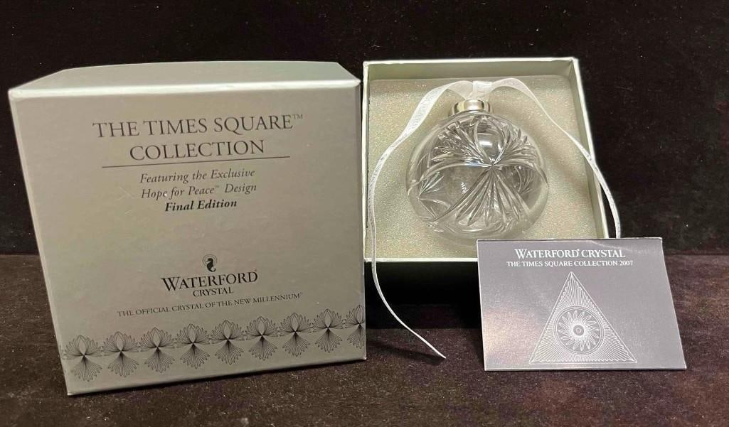 Waterford Crystal Times Square Collection Ornament 2007 The Exclusive Hope For Peace Design: This lot contains a Waterford Crystal The Times Square Collection Ornament 2007 Featuring The Exclusive Hope For Peace Design. Overall the Waterford Crystal is in excellent pre owned condition with no