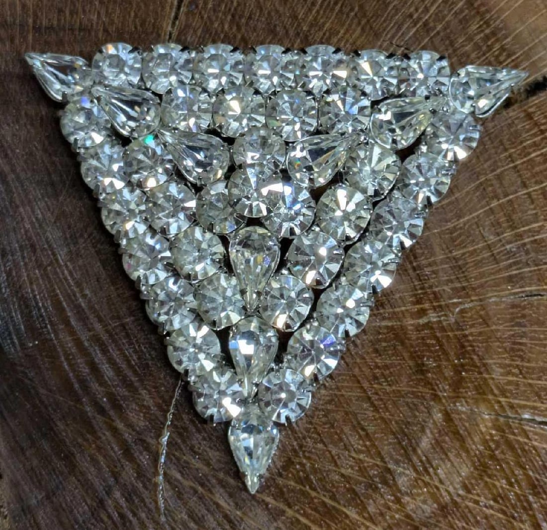 Vintage Rhinestone Pyramid Brooch: Vintage Rhinestone Pyramid Brooch. Stones - Rhinestones Hallmarks - none. Size - 3" x 1" x 3". Weight - 47 g Maker - u/k Condition - VG
