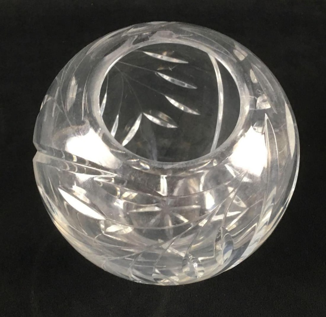 Cut Crystal Leaf Design Vase - 3