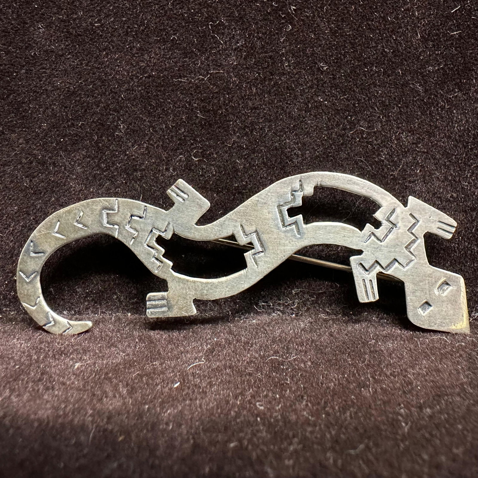 D Sterling Silver Salamander Gecko Lizard Southwestern Style Brooch L58: This item is in good pre-owned, previously used/displayed condition with noticeable light wear and surface scratches. Please reference all photos for full details. This piece of jewelry has been teste