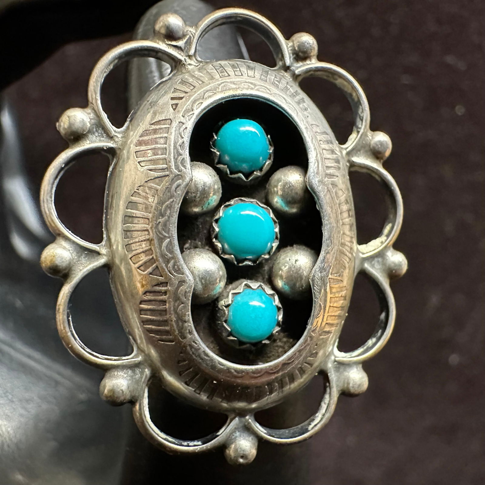 Navajo Native American Style Silver Turquoise Shadowbox Design Ring: This item is in good pre-owned, previously used/displayed condition with noticeable light wear and surface scratches. Please reference all photos for full details. This piece of jewelry has been teste