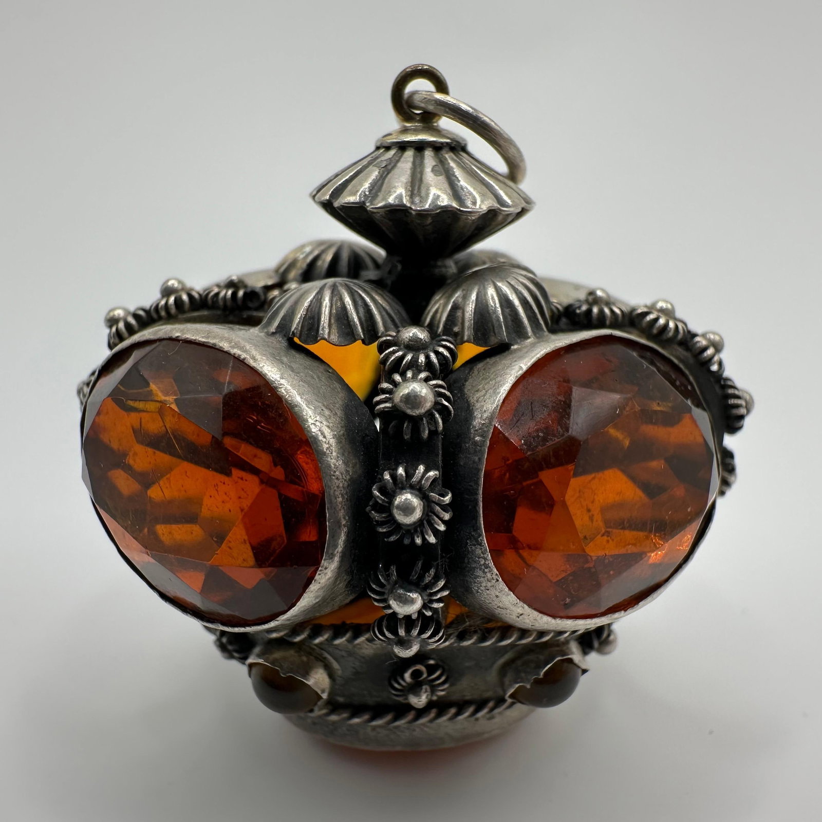 Etruscan Victorian Style Faceted Orange Glass Cabochon Silver Charm X9: This item is in good pre-owned, previously used/displayed condition with noticeable light wear and surface scratches. Please reference all photos for full details. This piece of jewelry has been teste