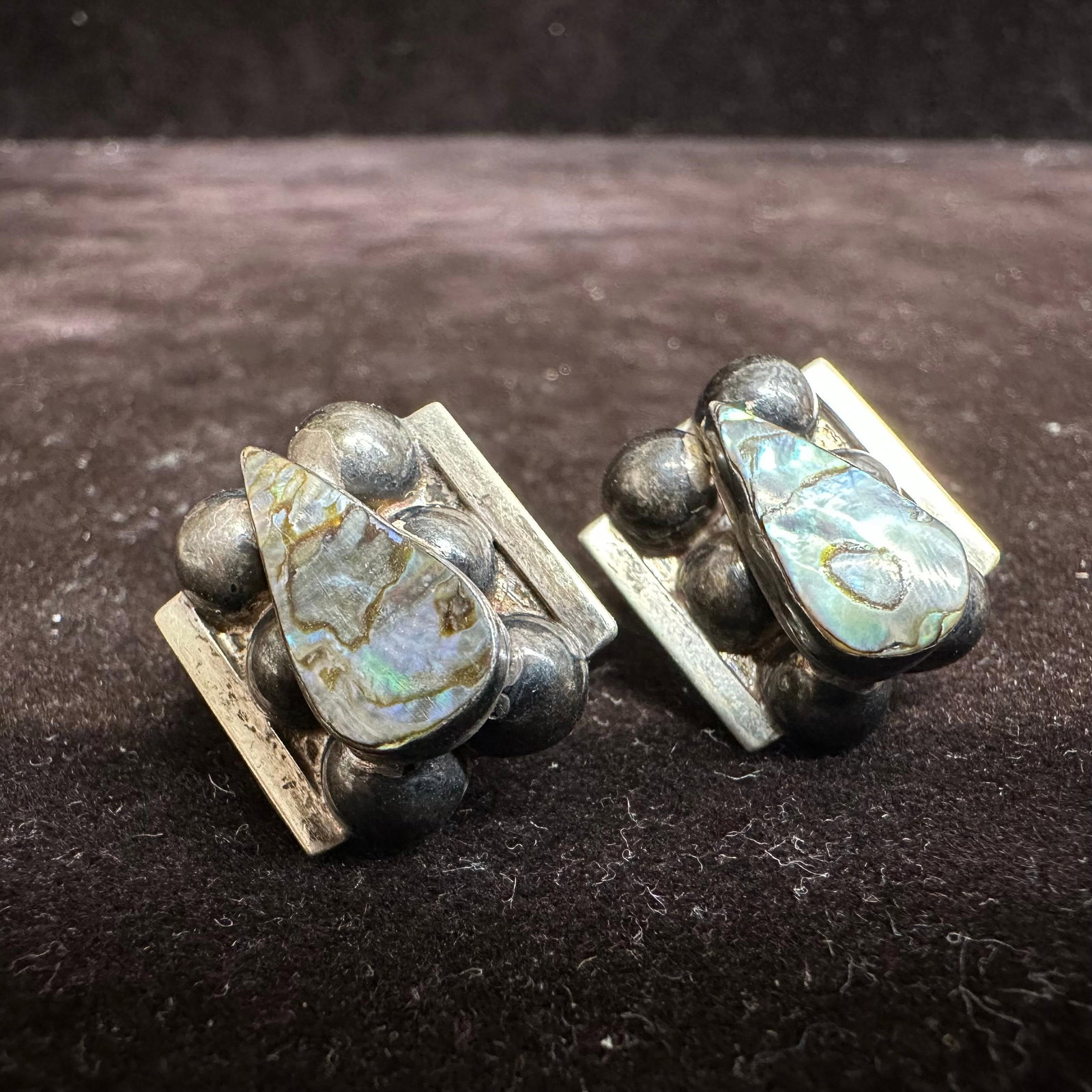 Abalone Shell Tear Drop Sterling 925 Mex Clip On Earrings: This item is in good pre-owned, previously used/displayed condition with noticeable light wear and surface scratches. Please reference all photos for full details. This piece of jewelry has been teste