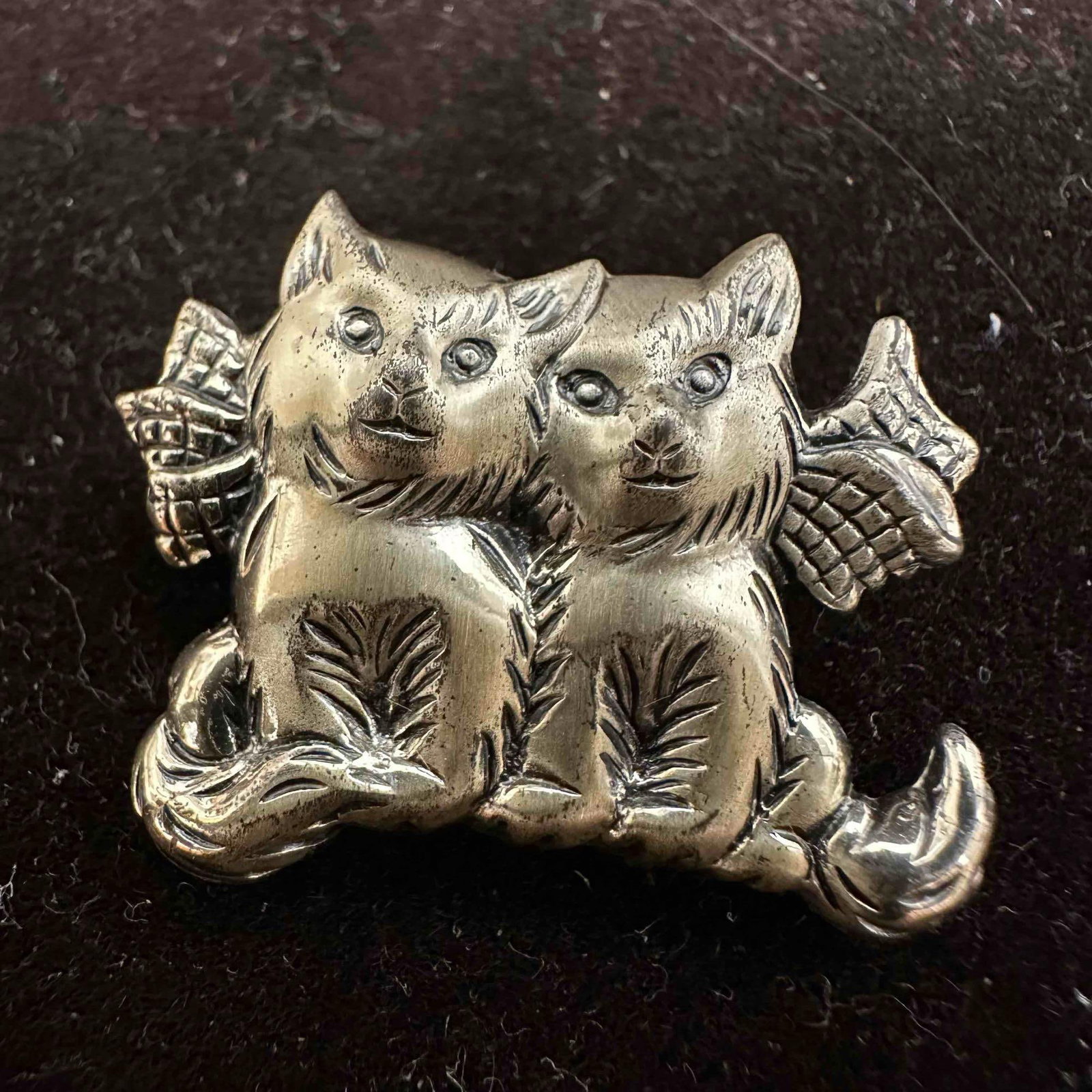 Beau Sterling Silver Cats Two Kittens Cat with Bow Brooch Pin D11: This item is in good pre-owned, previously used/displayed condition with noticeable light wear, and surface scratches. Please reference all photos for full details. This piece of jewelry has been test