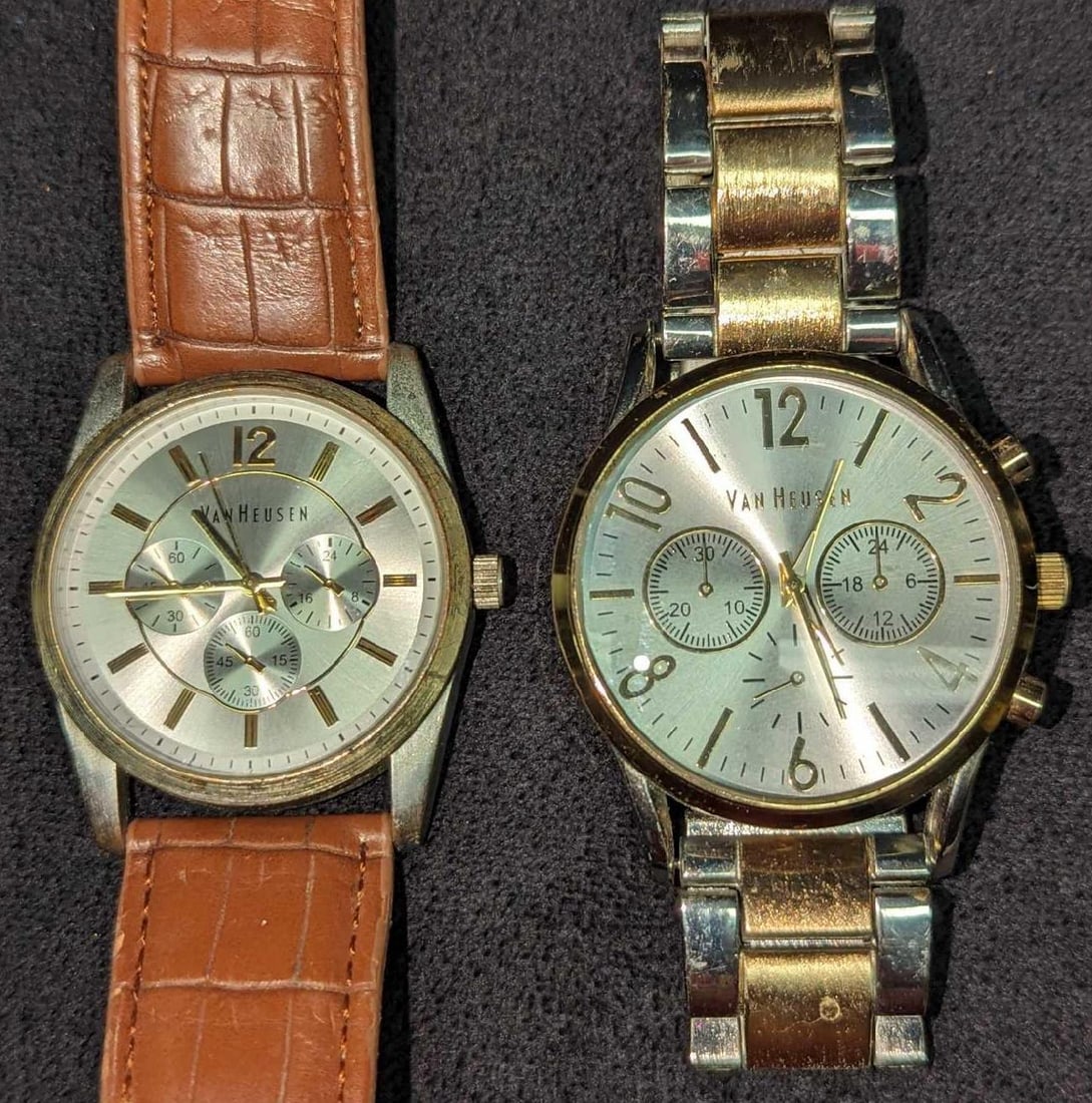 Two Men's Van Heusen Stainless Steel Wrist Watches (1 of 11)