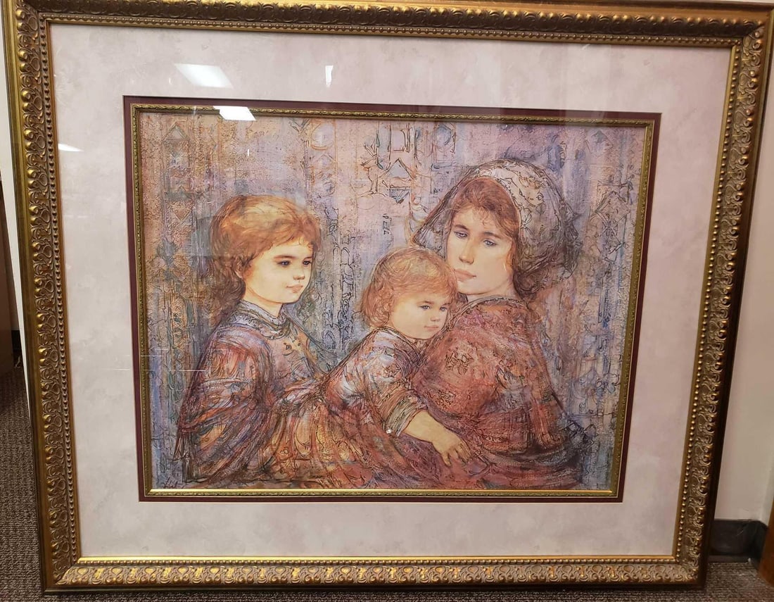 Edna Hibel Family by the Zuider Zee Lithograph: Edna Hibel Family by the Zuider Zee Lithograph. This lithograph is in great condition. The frame will need to be dusted off but otherwise there are no imperfections. The image is part of Edna Hibel's