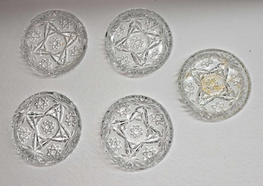 5 Vintage Moulded Glass Appetizer Dishes: 5 Vintage Moulded Glass Appetizer Dishes. Idea size for serving appetizers or desserts. Each is approx 3 5/8" x 3 5/8" x 3/8". The total weight is 0.95lb. The mini plates have some markings. Please se