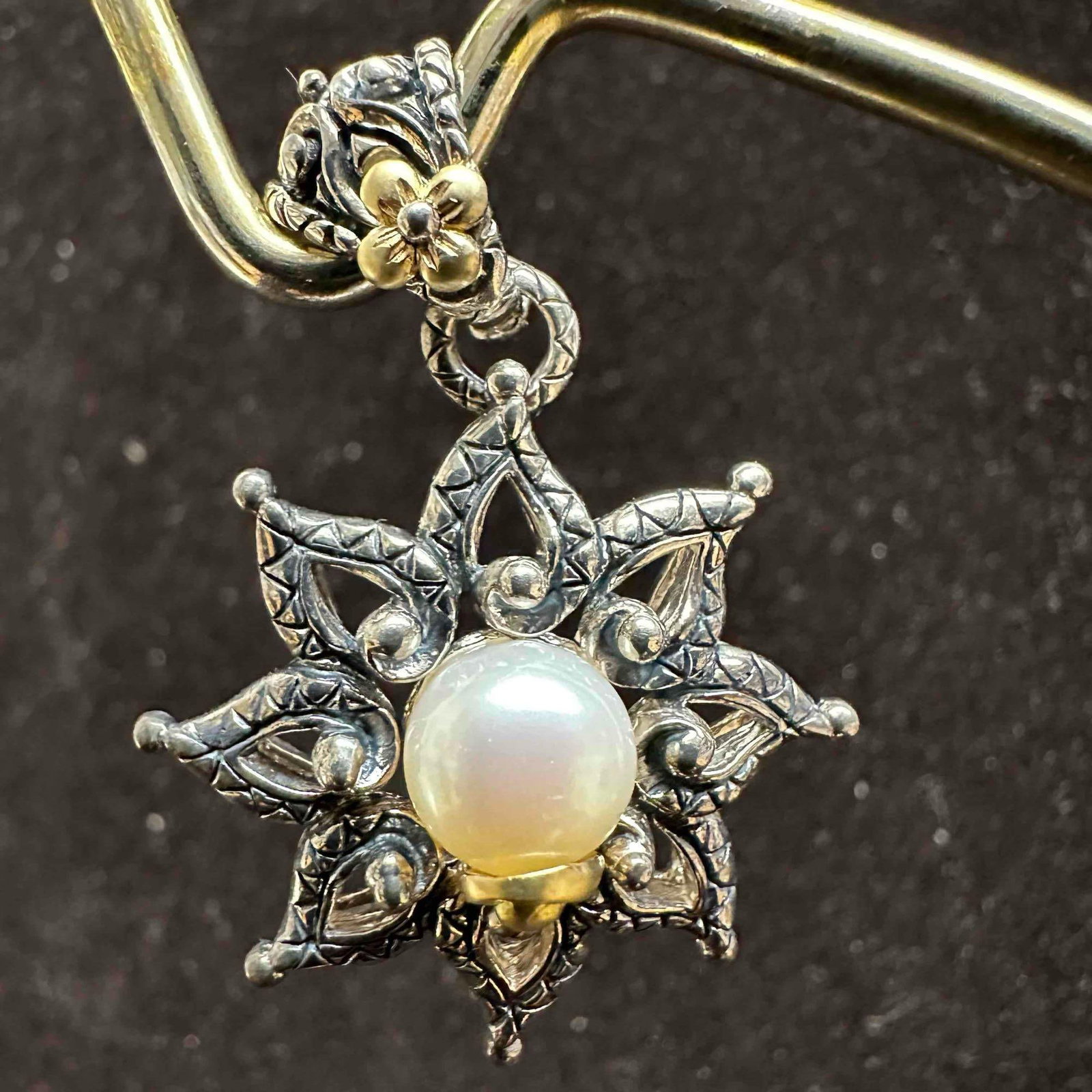 Barbara Bixby 925 Silver and 18K Gold Accent River Pearl Pendant: This item is in good pre-owned, previously used/displayed condition with noticeable light wear, and surface scratches. Please reference all photos for full details. This piece of jewelry has been test