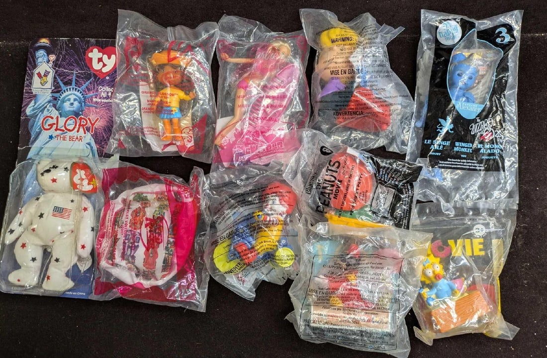 9 McDonalds Burger King Kids Toys And Ty Glory Mini Beanie Baby: 9 McDonalds Burger King Kids Toys And Ty Glory Mini Beanie Baby. This lot includes: (1) Happy Meal Speed Racer Car Wristlet. (1) Happy Meal Disney Video Favorites The Spirit Of Mickey.