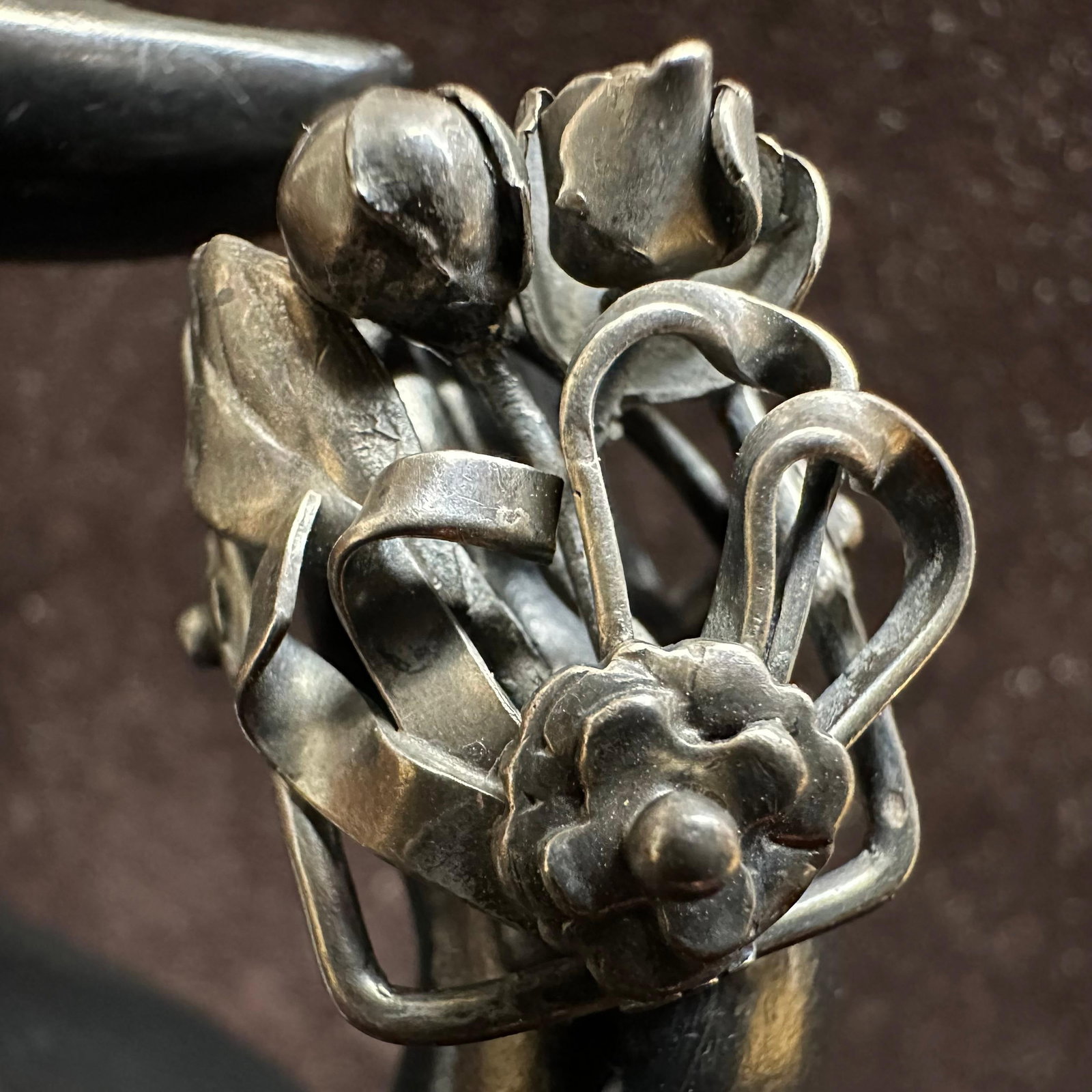 Vintage Hand Crafted Silverwork Floral Flower Bouquet Silver Ring: This item is in good pre-owned, previously used/displayed condition with noticeable light wear and surface scratches. Please reference all photos for full details. This piece of jewelry has been teste