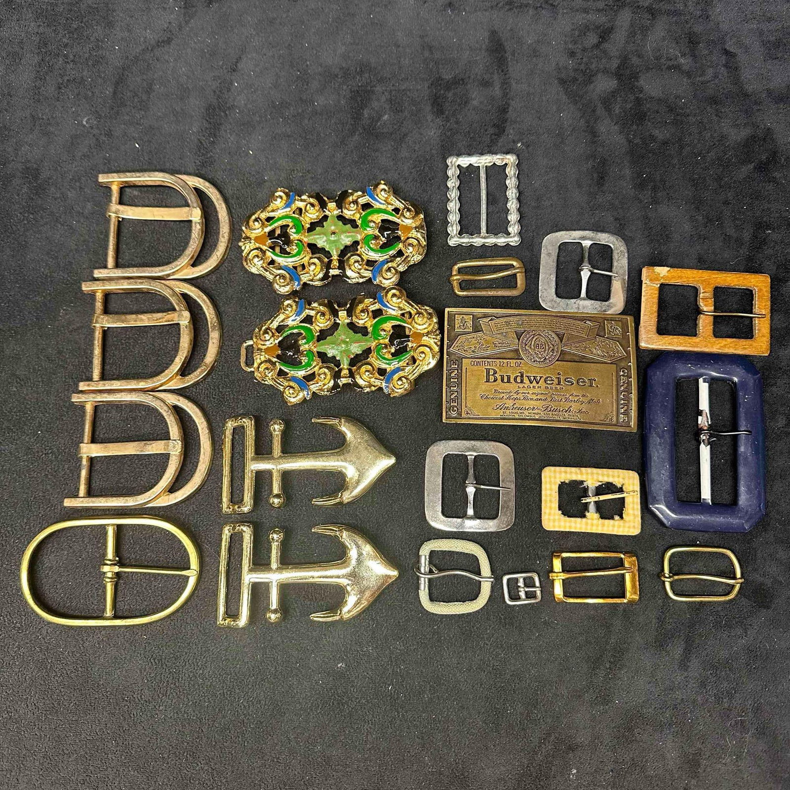 Belt Buckle Vintage Lot Mixed Styles Brass Anchor Design Ornate Enamel Budweiser Collectible Buckles (1 of 7)