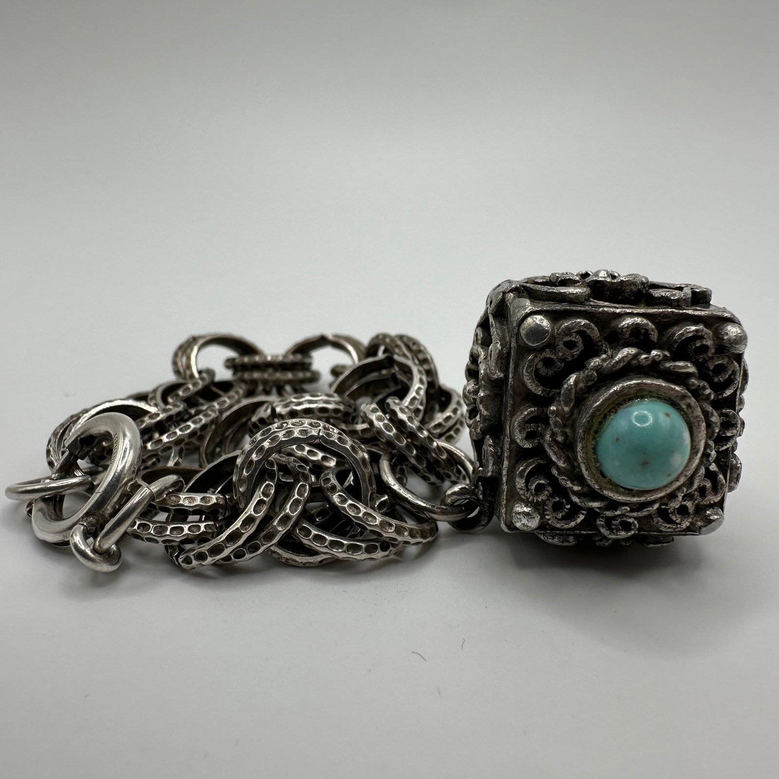 Turquoise Cabochon Square Charm Silver Ornate Double Loop Chain X62: These items are in good pre-owned, previously used/displayed condition with noticeable light wear and surface scratches. Please reference all photos for full details. These pieces of jewelry have been