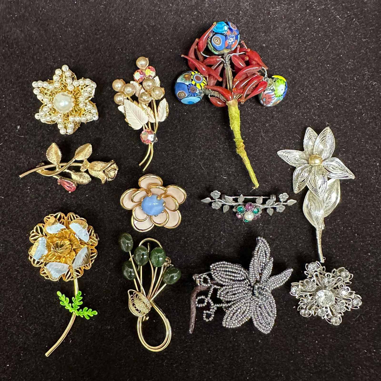 Costume Jewelry Brooch Pin Lot Floral Rhinestone Beaded Figural Q37 (1 of 5)