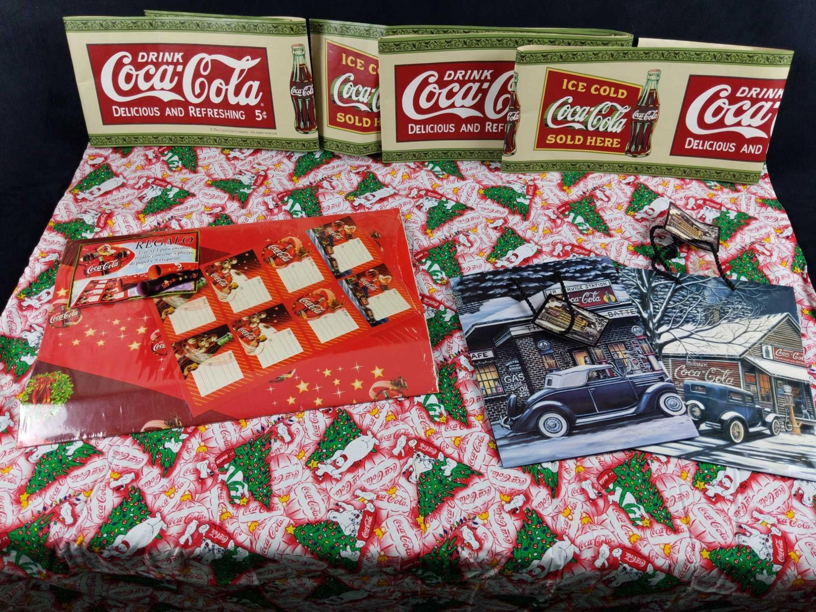 Coca Cola Wrapping Paper Gift Bags Banners Cloth (1 of 7)