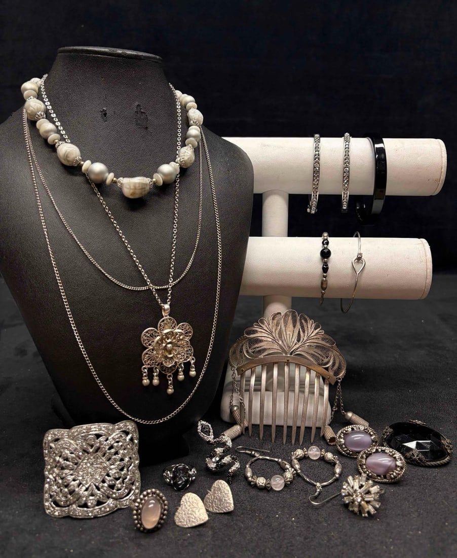 19pc Silver and Blush Art Nouveau Garden Costume Jewelry Collection: This lot contains 19 pieces of pre-owned costume jewelry, paired together in a stylized set. Each piece is in good conditions, with wear and tear over the years visible on some of the jewelry. Please 