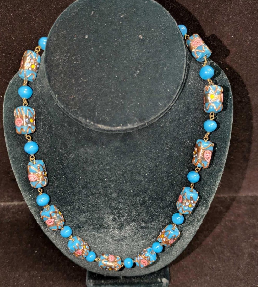 Vintage Italian Art Glass Bead Necklace PPPP: Vintage Italian Art Glass Bead Necklace PPPP. Glass beads with hand painted designs along with other beads of different sizes. Is approx 19" and it weighs 0.13b.