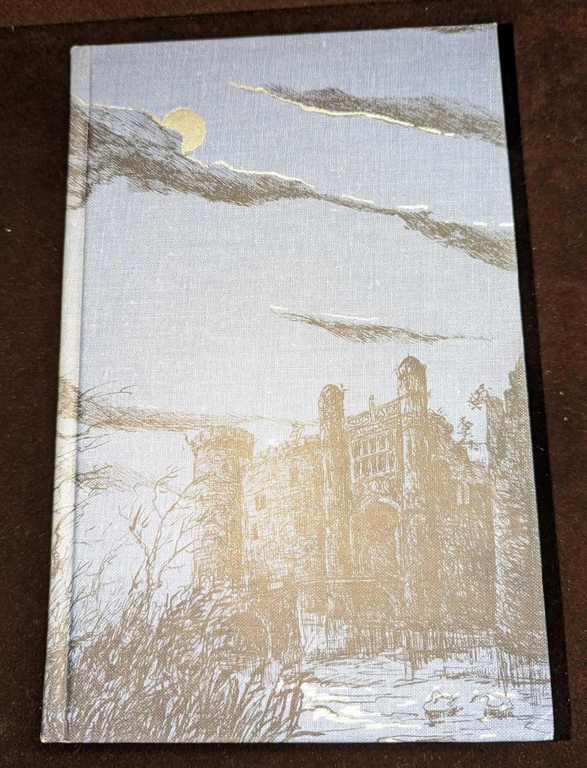 I Capture The Castle Dodie Smith Hardcover: I Capture The Castle Dodie Smith Hardcover. This was published by The Folio Society (London) in 1997. The hardcover book is approximately 6" x 1 1/2" x 9 3/8" and it weighs 1.59lb. The