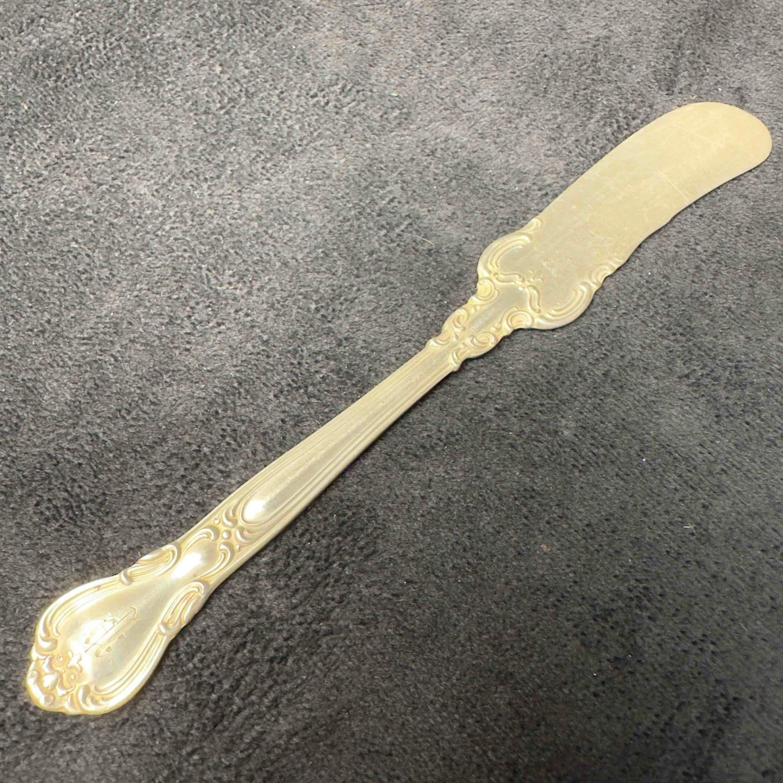 Gorham Flat Handle Butter Knife Spreader Chantilly Sterling Silver 1895 Lion-Anchor-G Monogram P (1 of 9)