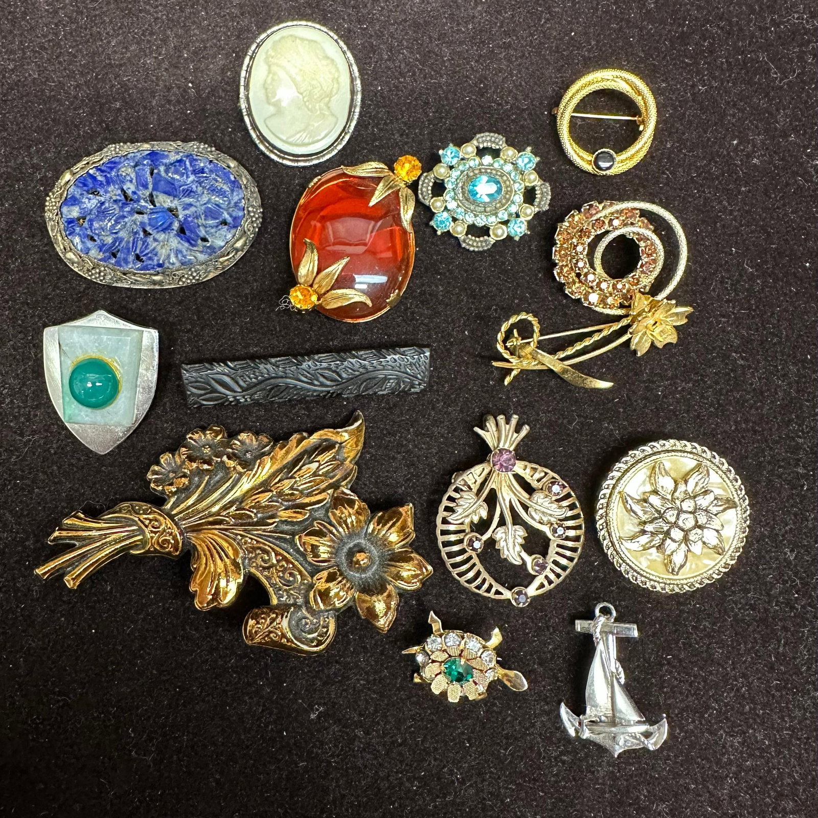Vintage Costume Jewelry Brooch Lot Rhinestone Floral Gold Plated Mixed Pins (1 of 8)