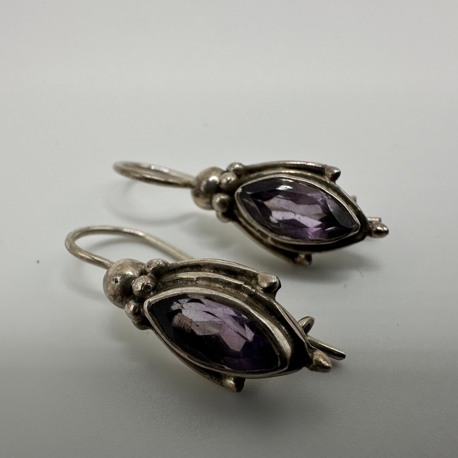 Silver Dangle Earrings Faceted Oval Amethyst Stone Setting (1 of 5)