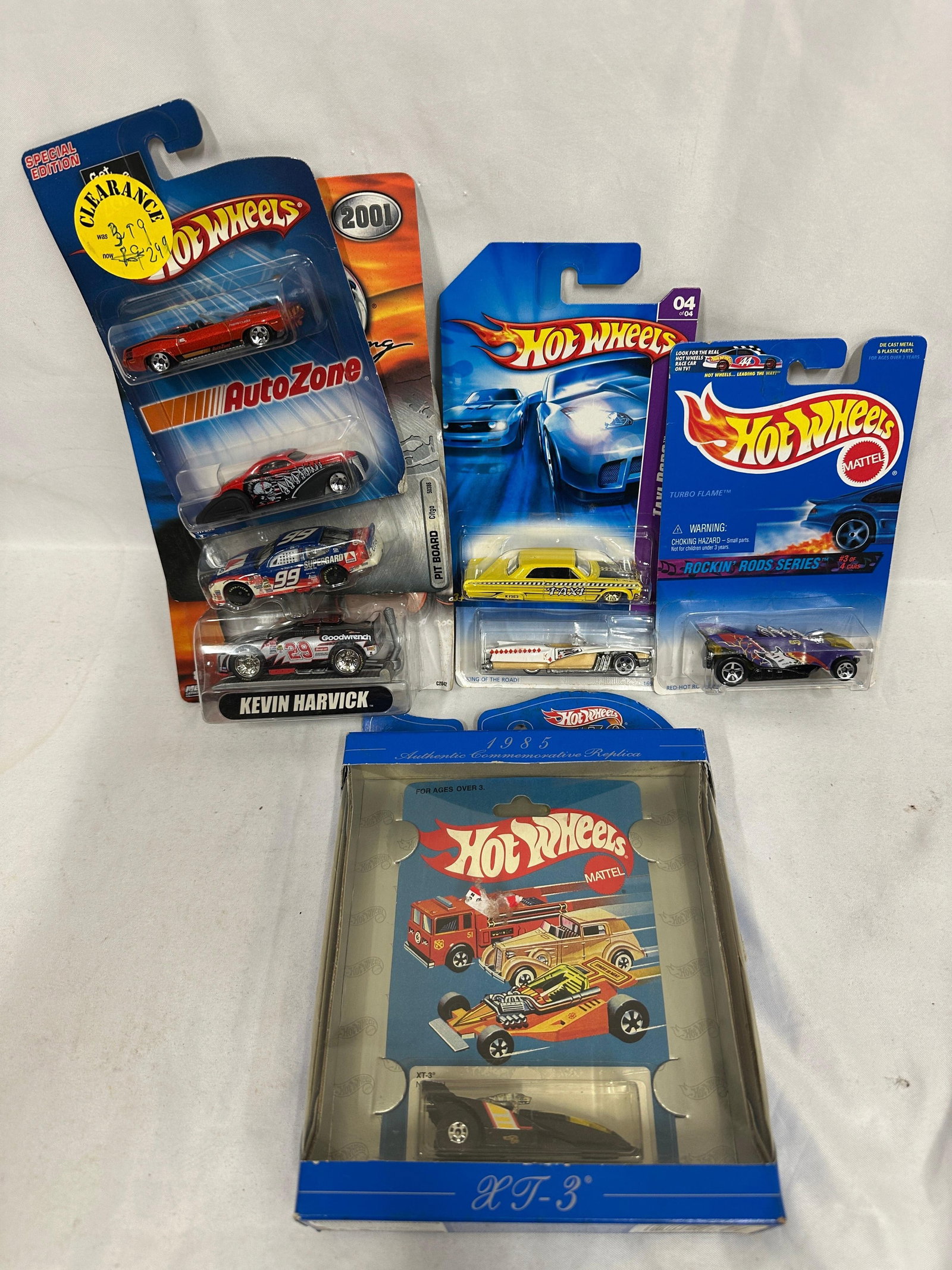 Hot Wheels Racing Commemorative and Race Team Series NASCAR AutoZone (1 of 5)