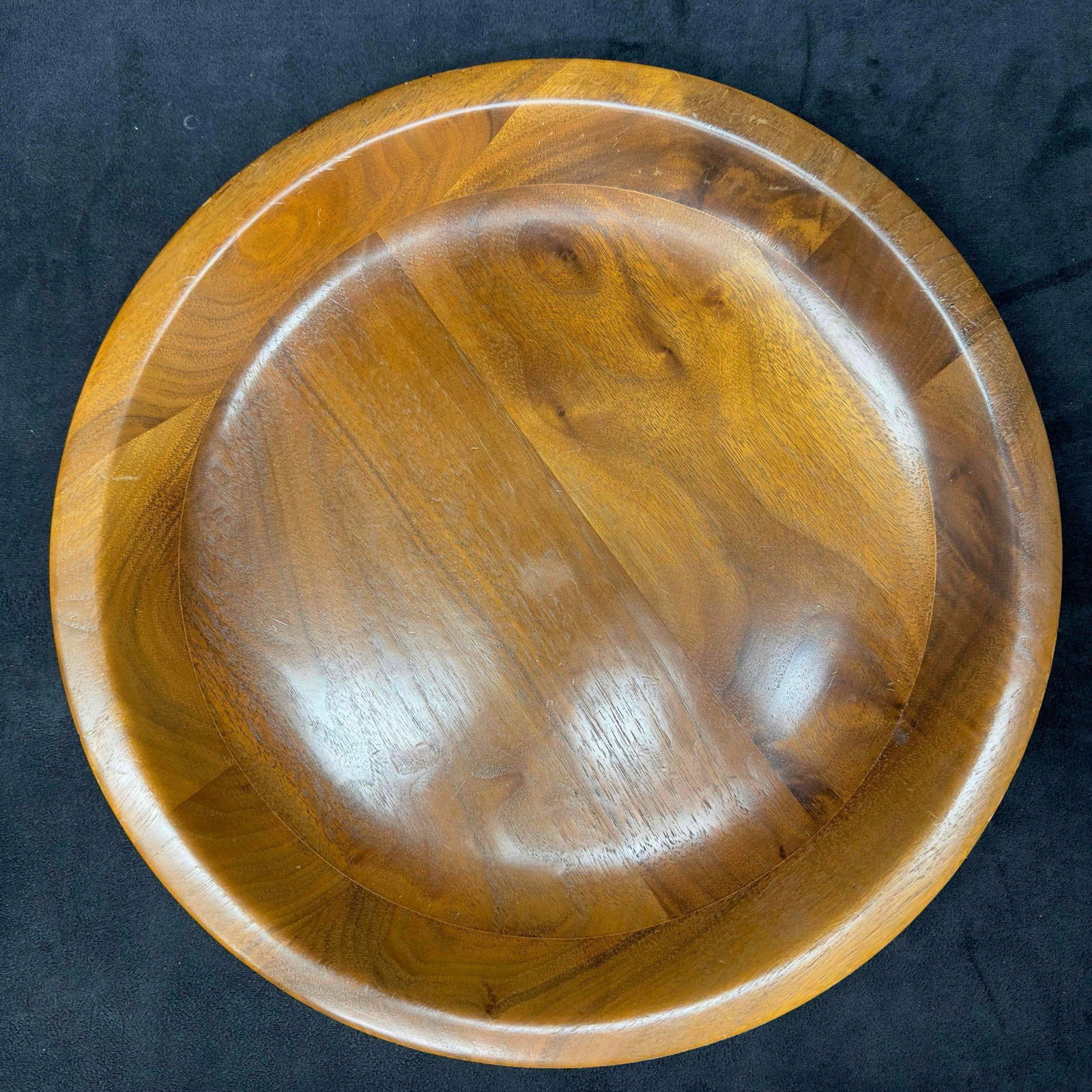 Native Wood Ozark Walnutware Genuine Solid Black Walnut Serving Bowl Dish Vintage: Native Wood Ozark Walnutware Genuine Solid Black Walnut Serving Bowl Dish Vintage. Small imperfection with slight raising on wood or crack inside. This item is in good pre-owned, previously displayed
