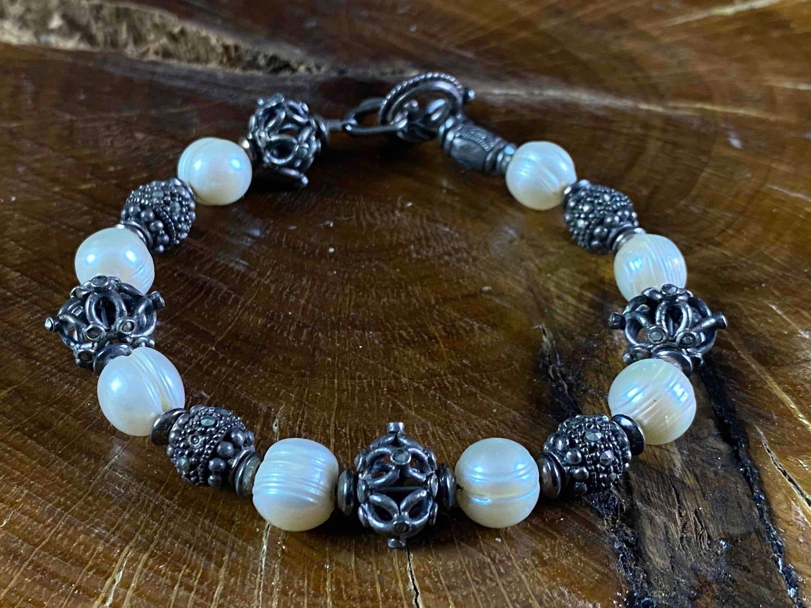 Vintage Sterling Silver Pearl Beaded Toggle Bracelet: This fine piece of jewelry has been researched and properly tested prior to listing. Please view all our pictures they are part of the description Details : Metal- Sterling Color- Silver Maker-