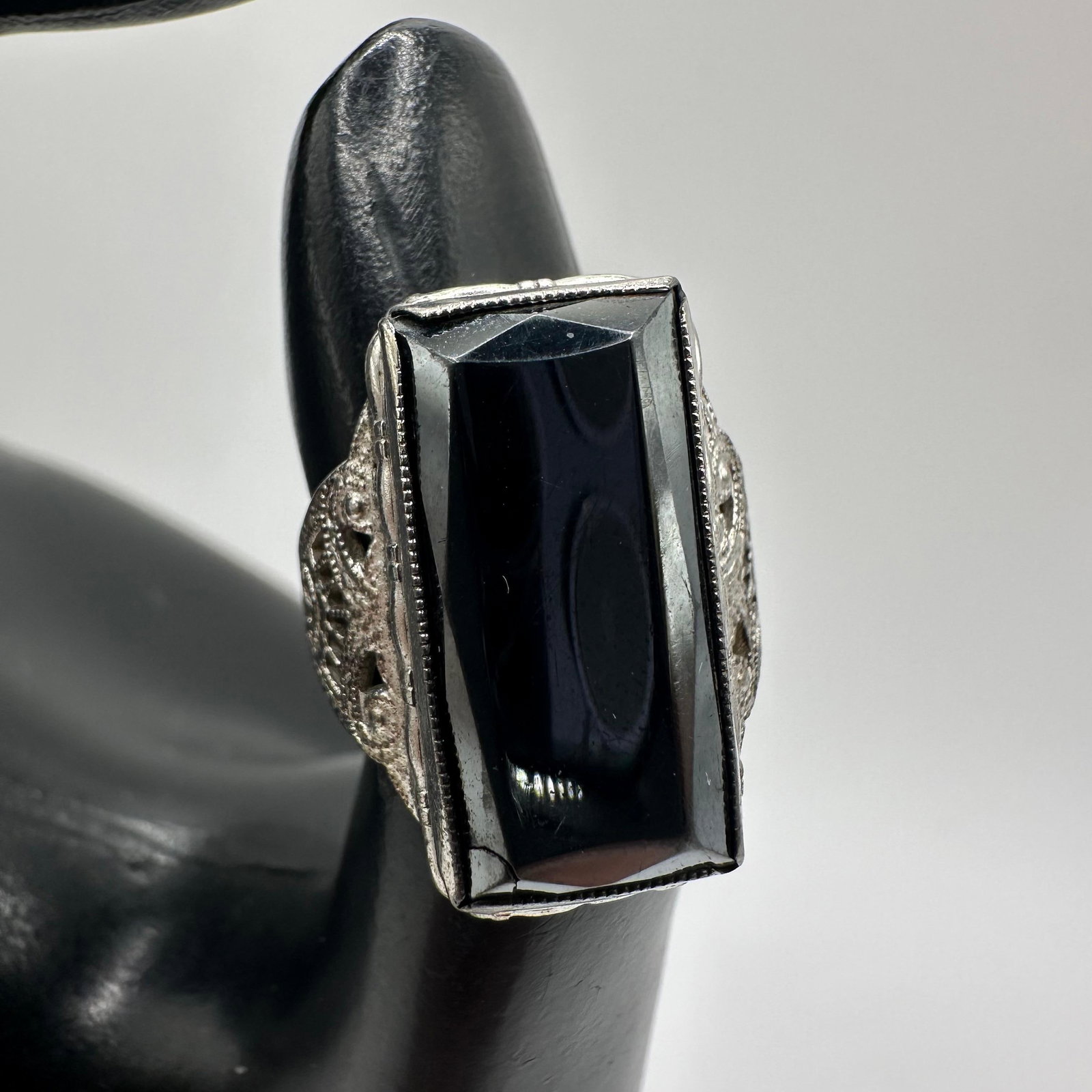 Magnetite Rectangle Sterling Silver Ring: This item is in good pre-owned, previously used/displayed condition with noticeable light wear and surface scratches. Please reference all photos for full details. This piece of jewelry has been teste