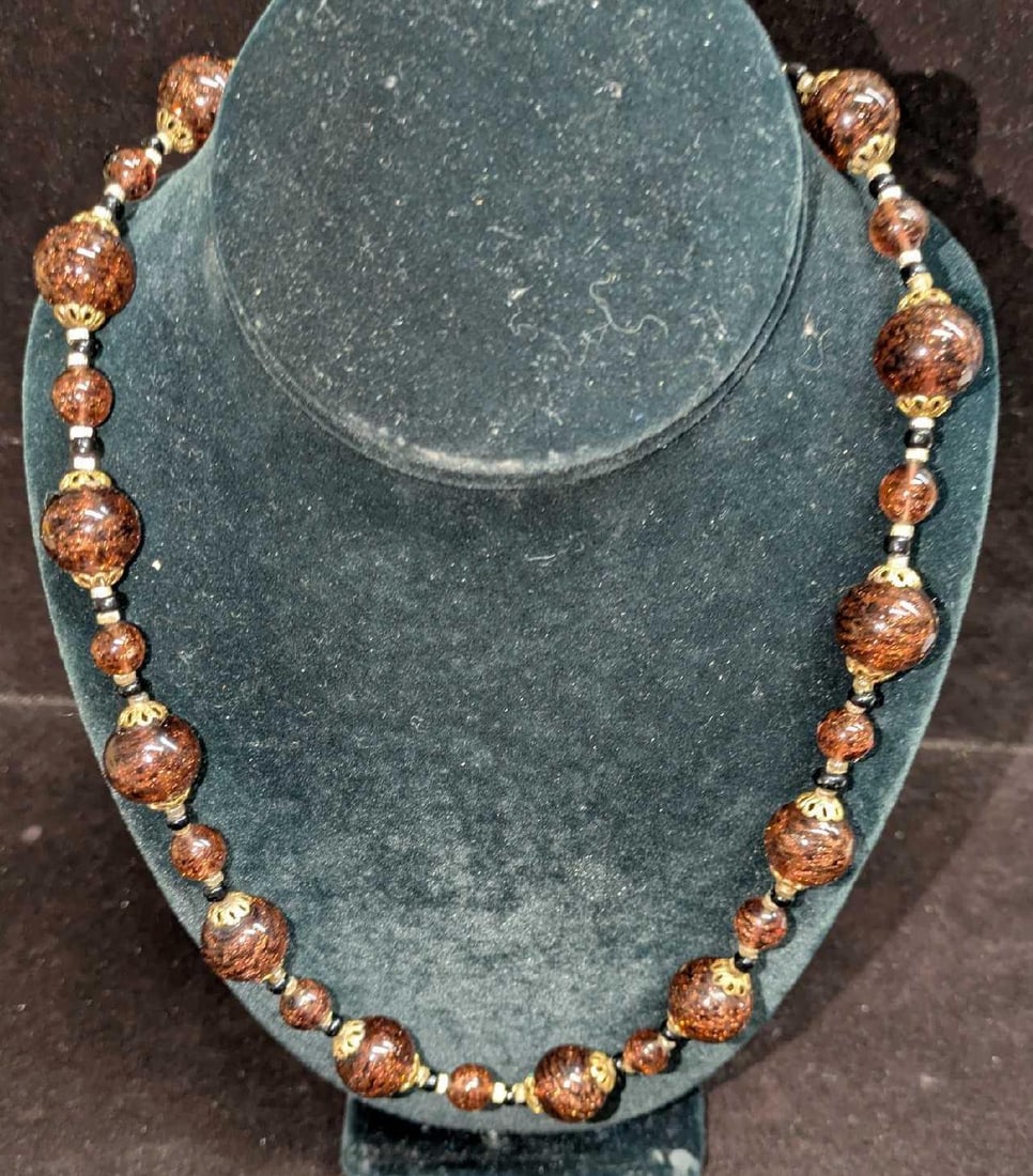 Vintage Italian Murano Aventurine Art Glass Bead Necklace QQ: Vintage Italian Murano Aventurine Art Glass Bead Necklace QQ. Glass beads with hand painted designs. Is approx 22" and it weighs 0.17lb.
