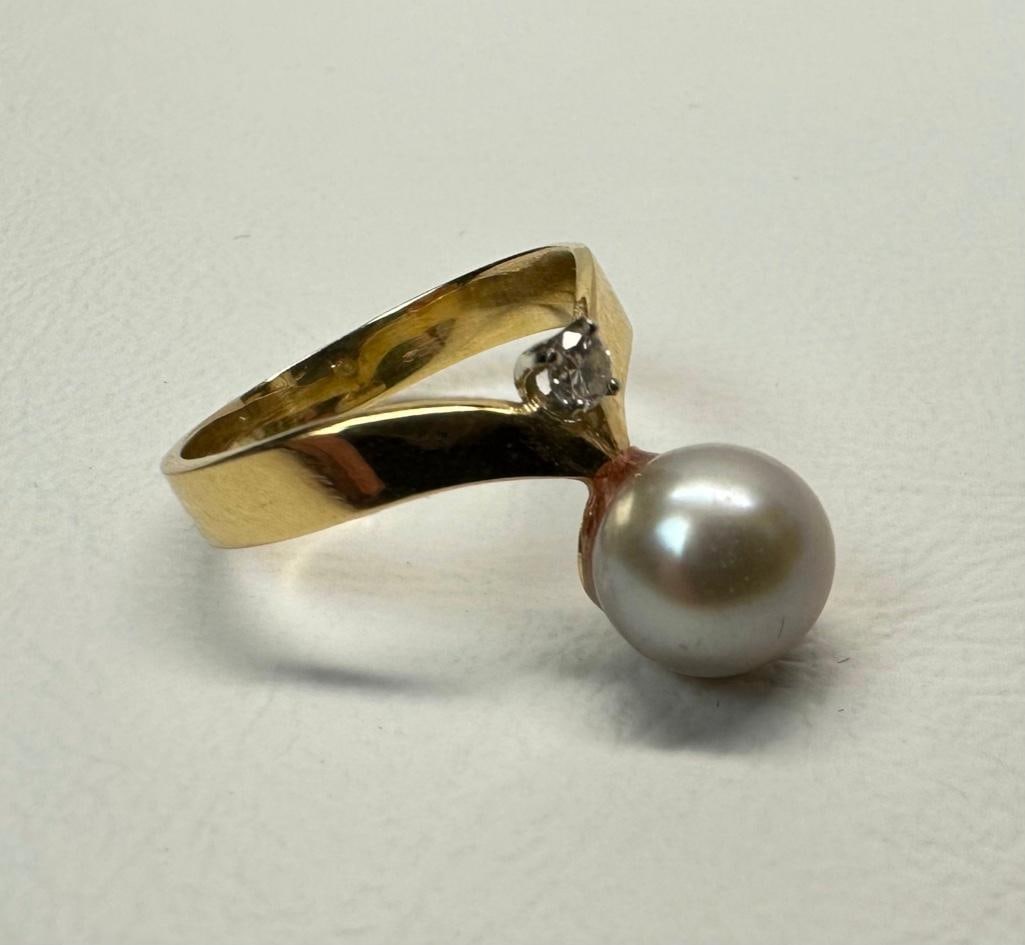 14k Pearl Factory 7mm Tiara Ring: This piece of jewelry has been tested and researched prior to listing. Please view all our pictures they are part of our description. DETAILS: Metal - 14k Gold Color - Yellow Gold Stones - Pearl, Diam