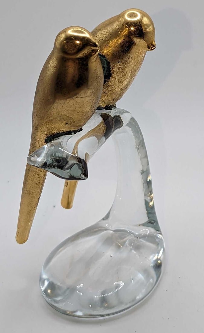 Vintage 2 Brass Birds On Clear Art Glass Perch: Vintage 2 Brass Birds On Clear Art Glass Perch. This is approx 3 1/4" x 2 3/4" x 5 1/4" and it weighs 0.67lb. There is some surface tarnish on the birds. Its maker and date of creation is unknown.