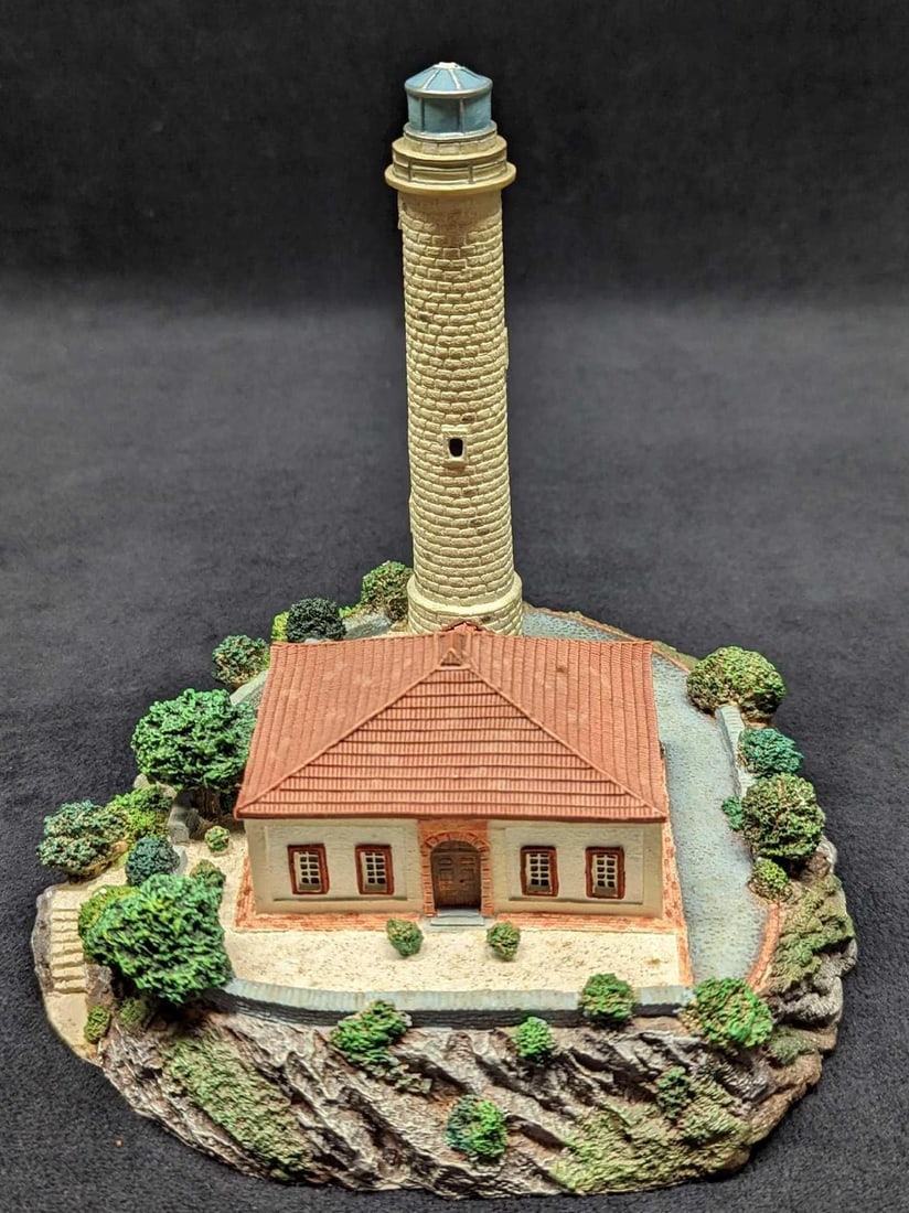 Danbury Mint Calaburras Spanish Lighthouse: "Calaburras Lighthouse" from Malaga, Spain, by Danbury Mint. Was released in 1994. Is approx 6" x 6" x6 1/2". Part of Danbury's "Historic International Lighthouse" collection. Hand-painted resin. Is i