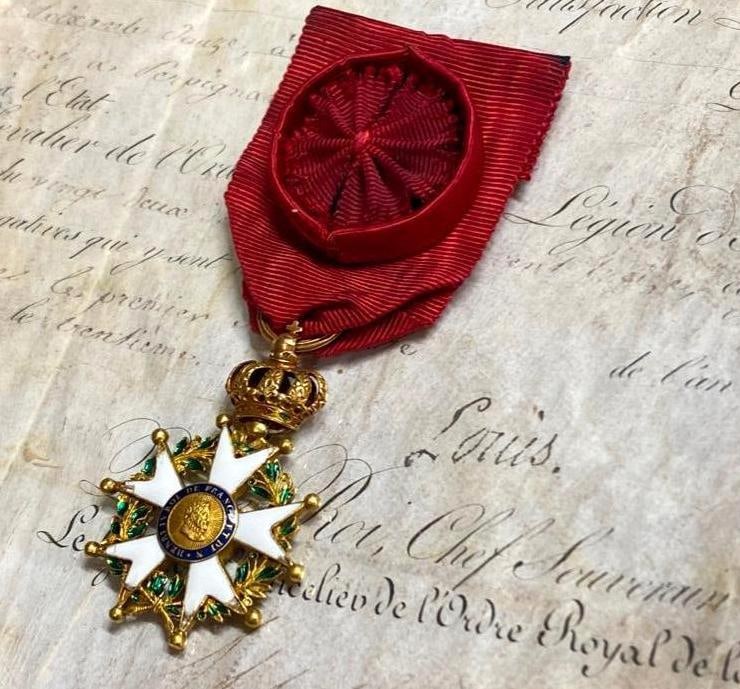 18k Gold Bourbon Restoration Legion D'Honneur: 18k Gold Bourbon Restoration Legion D'Honneur This fine medal has been tested and researched to the best of our abilities, and is authentic to the best of our knowledge. Please see photos, as they