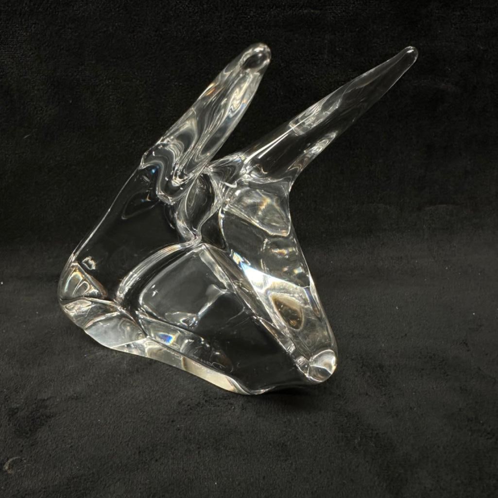 Daum "Tete de Taureau" Figure: Daum "Tete de Taureau" Figure Daum "Tete de Taureau" (Bull's Head) figure by Daum, in clear crystal. The figure stands approximately 4.5" tall, and weighs approximately 1.7 lbs