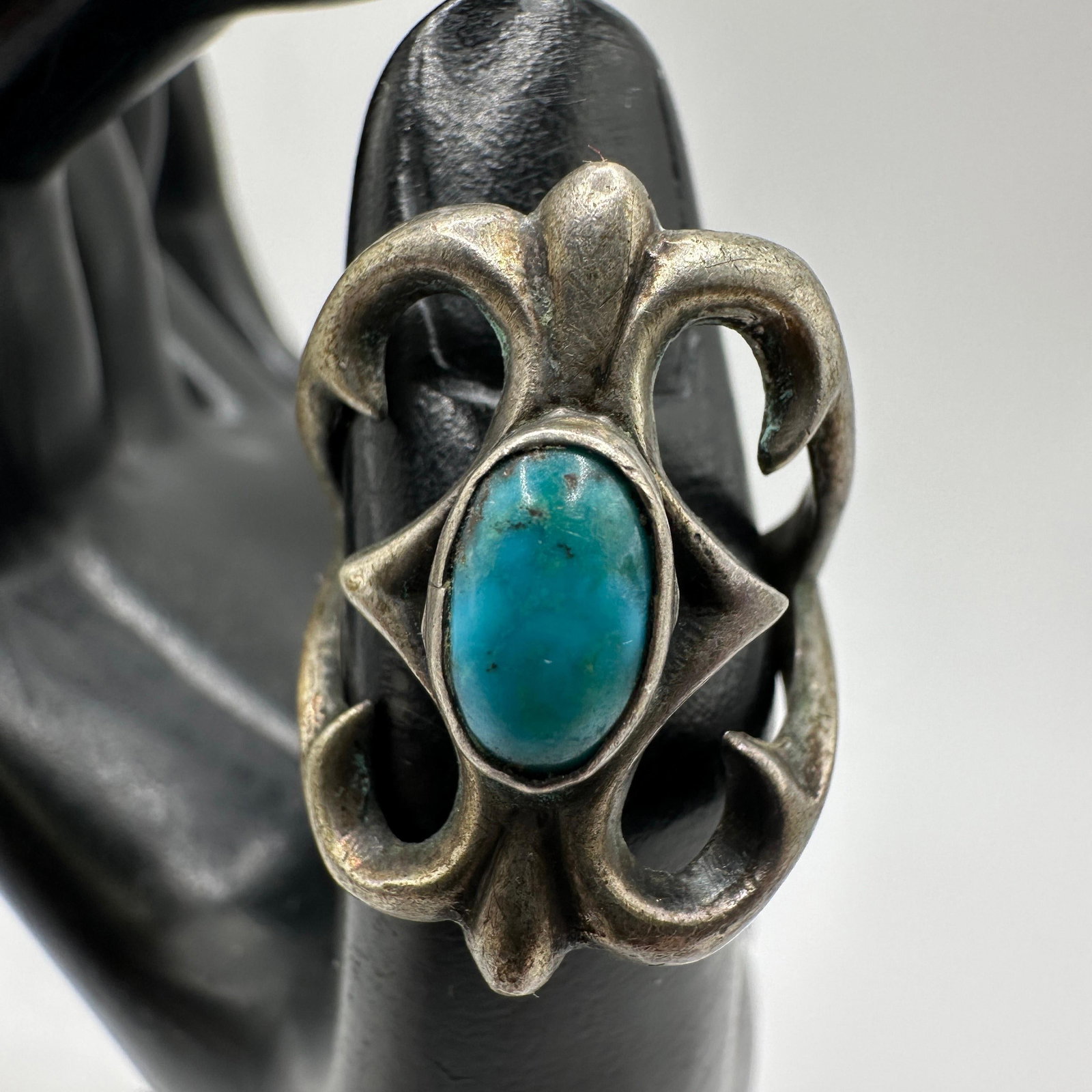 Silver Ring Sz 7 Navajo Tufa Style Cast Turquoise Ring: This item is in good pre-owned, previously used/displayed condition with noticeable light wear and surface scratches. Please reference all photos for full details. This piece of jewelry has been teste