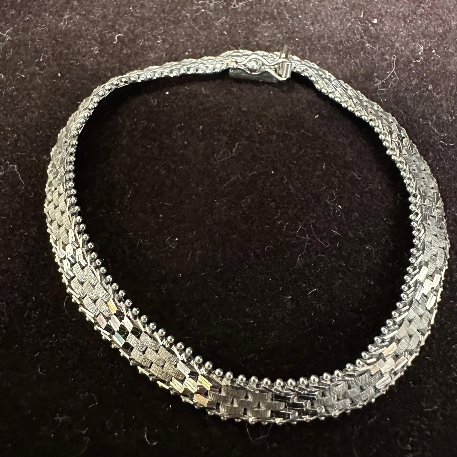 14K White Gold Woven Link Bracelet IG USA: This item is in good pre-owned, previously used/displayed condition with noticeable light wear, and surface scratches. Please reference all photos for full details. This piece of jewelry has been