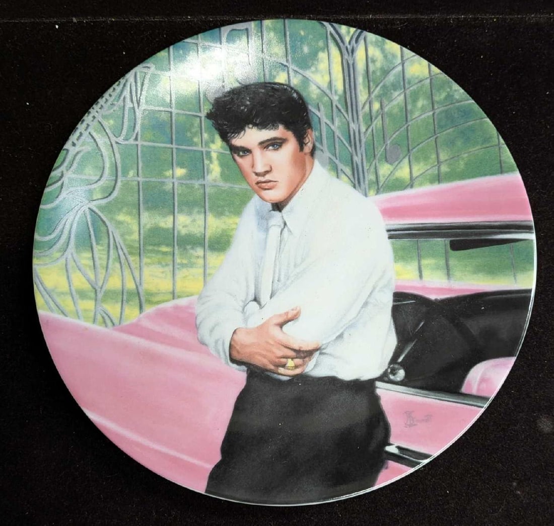 Limited Edition Elvis Presley Looking At A Legend Collector Plate: Limited Edition Elvis Presley Looking At A Legend Collector Plate. This was released by Delphi in the year 1988 and was limited to 150 firing days. The porcelain plate is approx 8 1/2" x 8